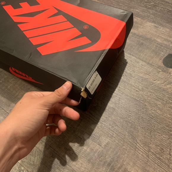 Air Jordan 1 Retro High OG GS 'Pine Green size 6 - Picture 5 of 7